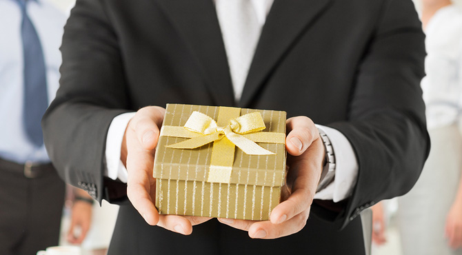 corporate wellness gift giving ideas